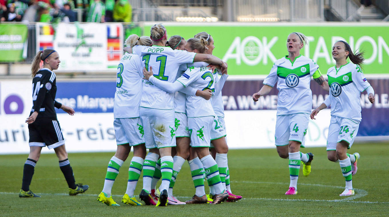 In der 58 Minute sorgte Ramona Bachmann für den 4:0 Endstand. Im Rückspiel am 1.Mai kann Wolfsburg den Sprung in das Finale perfekt machen.  © Jan Kuppert