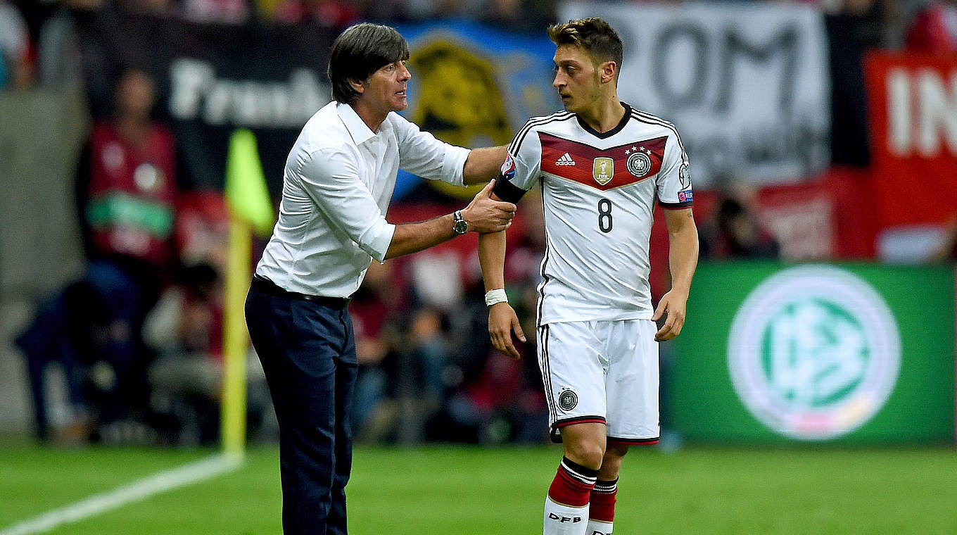 Özil on Löw: "He motivates us very well" © 2015 Getty Images