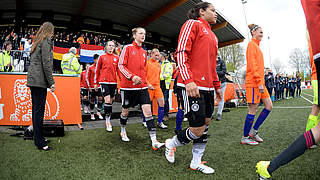 Niederlande - Deutschland 3:3 (1:2): Einlauf in Rijssen vor dem ersten Länderspiel des Jahres für die deutschen U 15-Juniorinnen © 2016 Getty Images