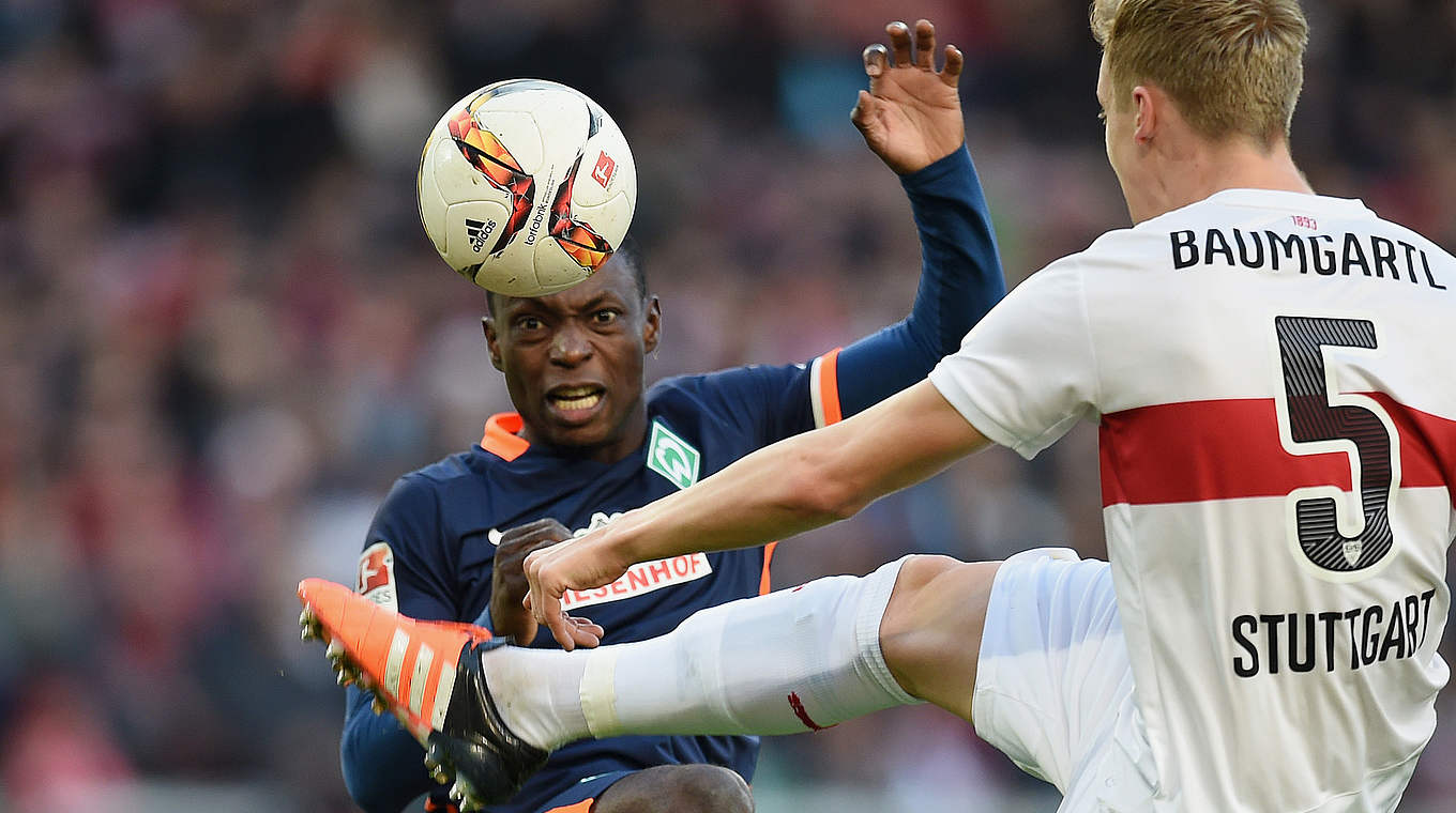 Remis in der Hinrunde: Stürmer Anthony Ujah (l.) sorgt fürs Bremer 1:1 in Stuttgart © 2015 Getty Images