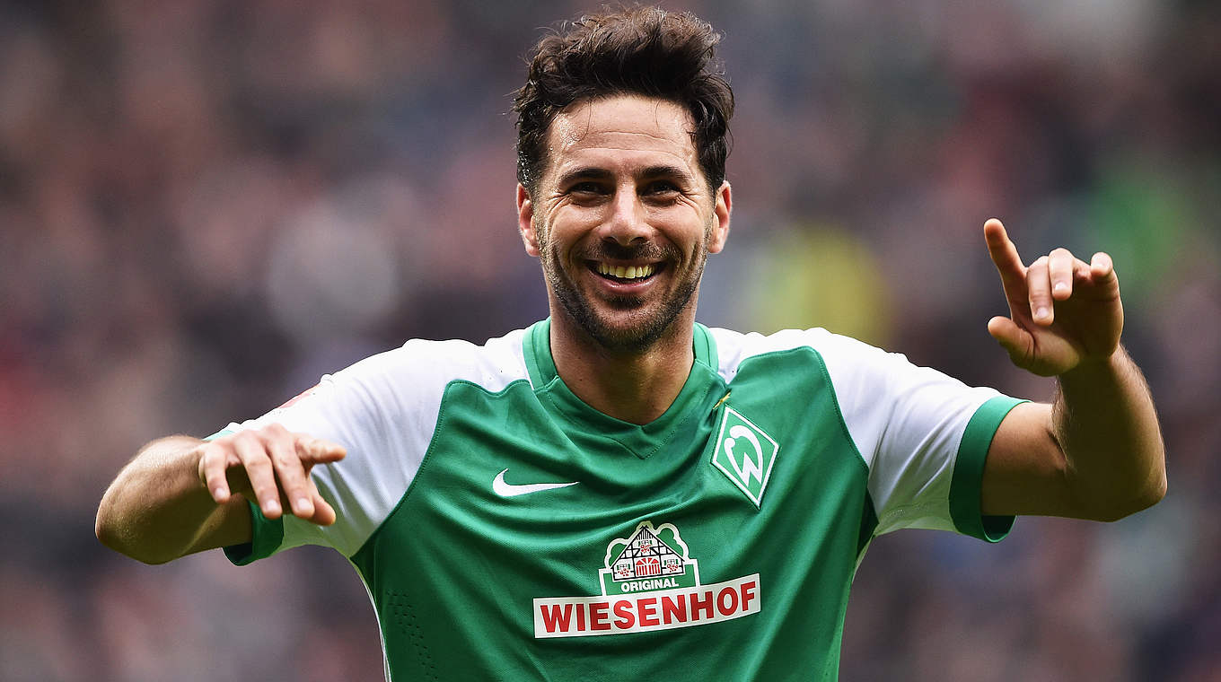 Rundes Jubiläum: Claudio Pizarro bestreitet sein 250. Pflichtspiel für SV Werder Bremen © 2016 Getty Images