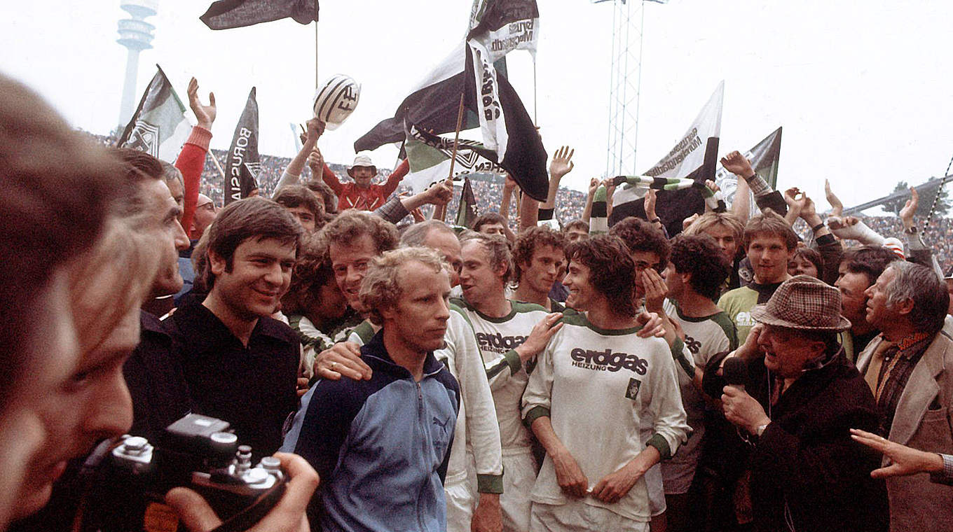 Ausgerechnet beim letzten Beckenbauer-Spiel: Gladbach wird in München Meister 1977 © imago
