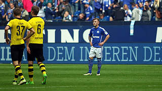 Max Meyer, already a regular for Schalke, playing in the Revierderby  © imago/Pakusch