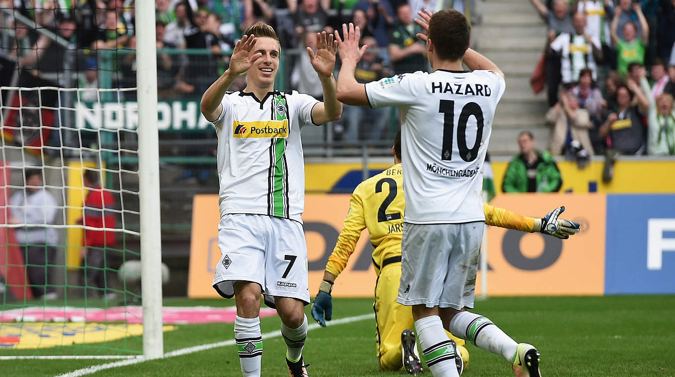 Trifft bei Gladbachs 5:0 gegen Hertha BSC doppelt: Thorgan Hazard (r.) © 2016 Getty Images