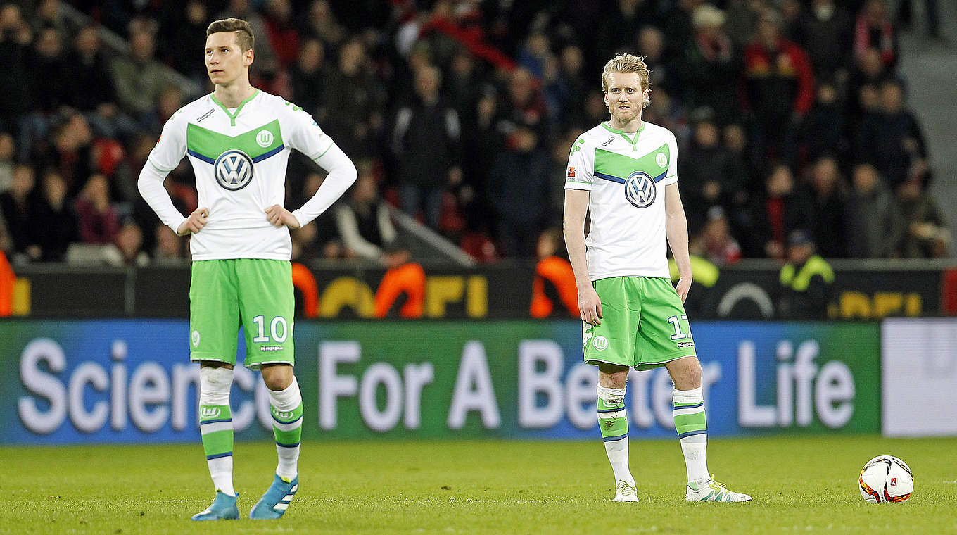 Draxler (l.) mit Schürrle: "Wir bekommen in der Liga die Leistung nicht auf den Platz" © 2016 Getty Images