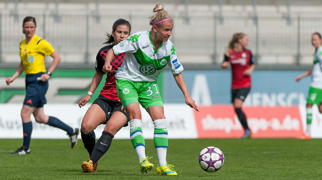 Dem Gegner stets einen Schritt: Julia Šimić vom VfL Wolfsburg. © Jan Kuppert