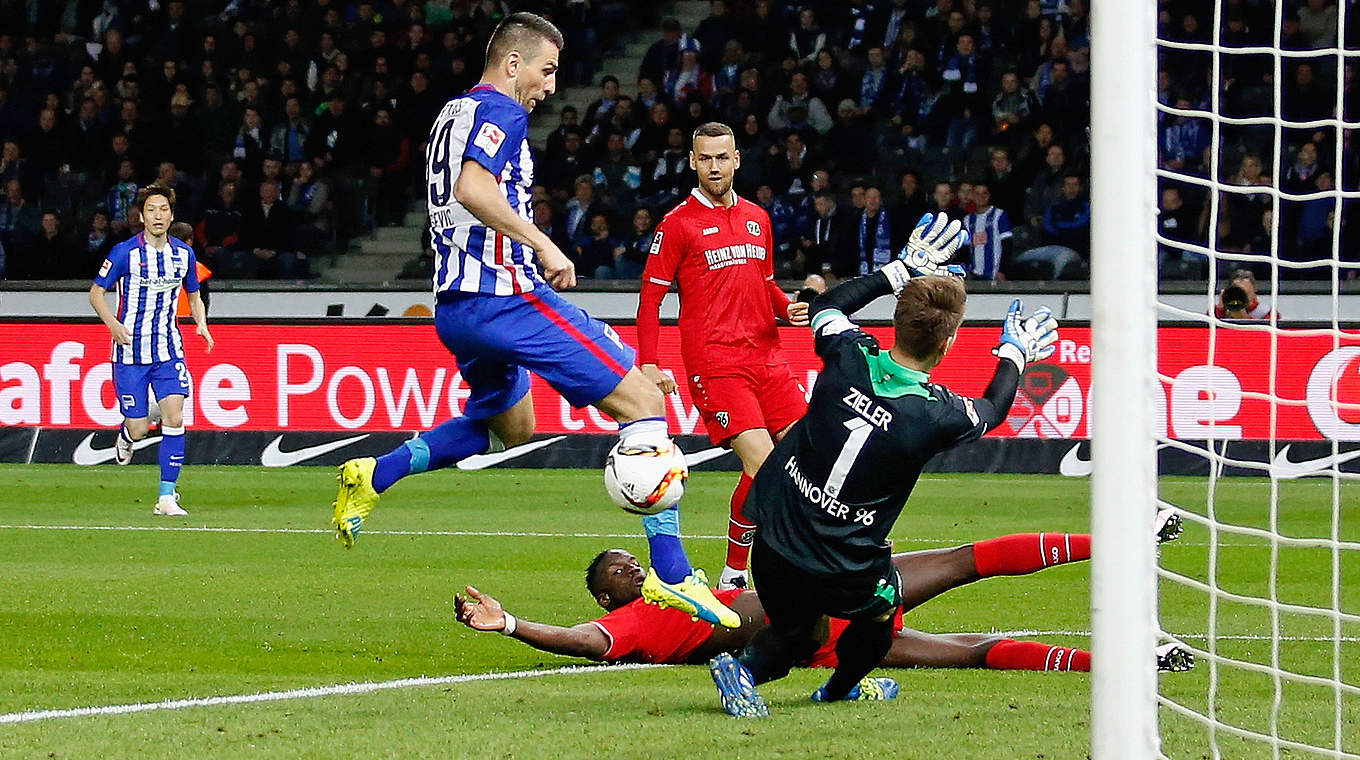 Vedad Ibisevic put Hertha 1-0 up in the Olympiastadion © 2016 Getty Images