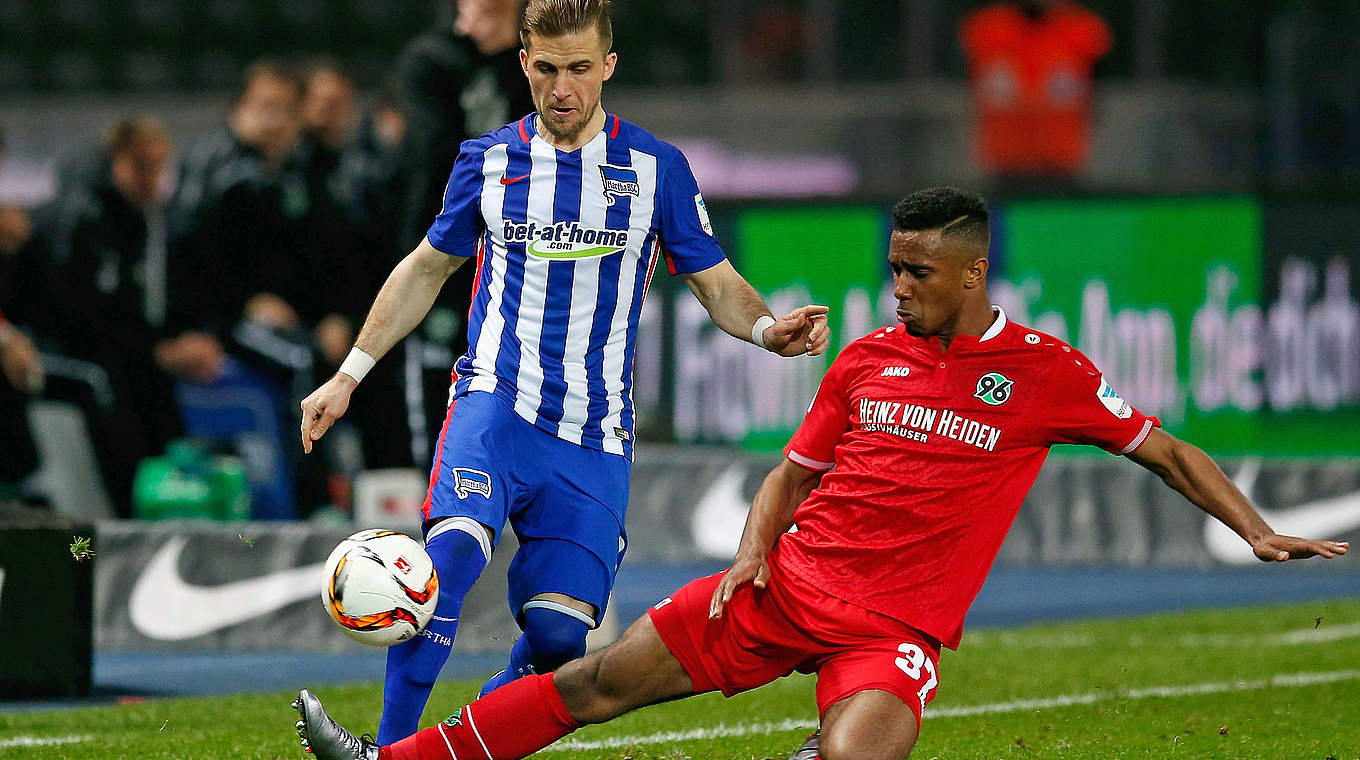 Noah-Joel Sarenren-Bazee made his début for Hannover © 2016 Getty Images