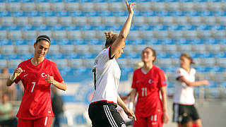 Nach drei Treffern im Voting vorne: Nationalspielerin Isabel Kerschowski (2.v.l.) © 2016 Getty Images