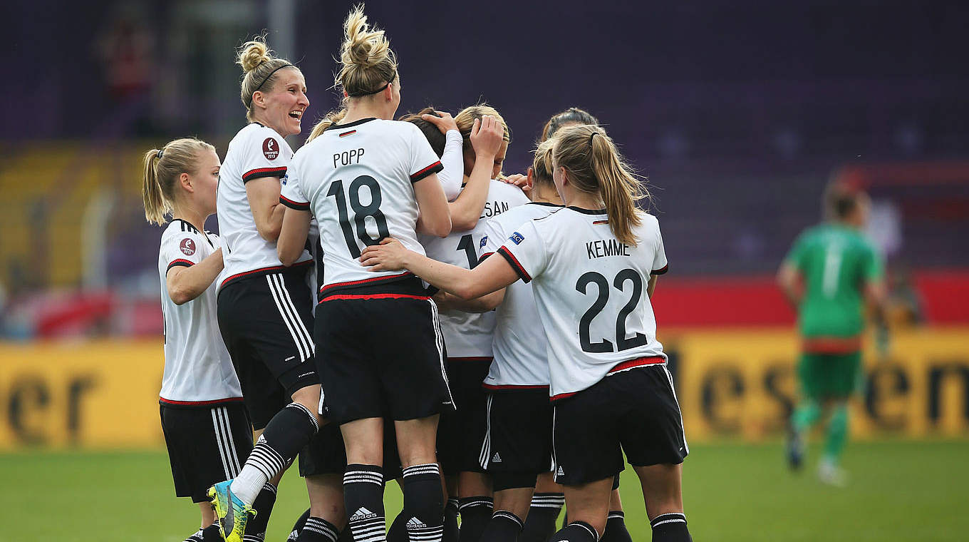 Germany's women have picked up 18 points and scored 30 goals in six games © 2016 Getty Images