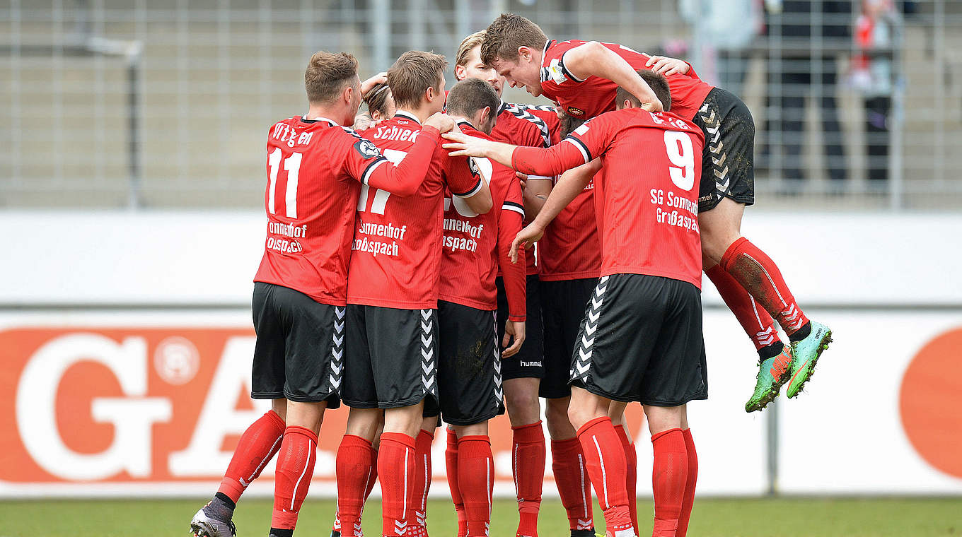 Wollen die Chance auf Platz drei mit Sieg in Magdeburg wahren: die Großaspacher Profis © Getty Images