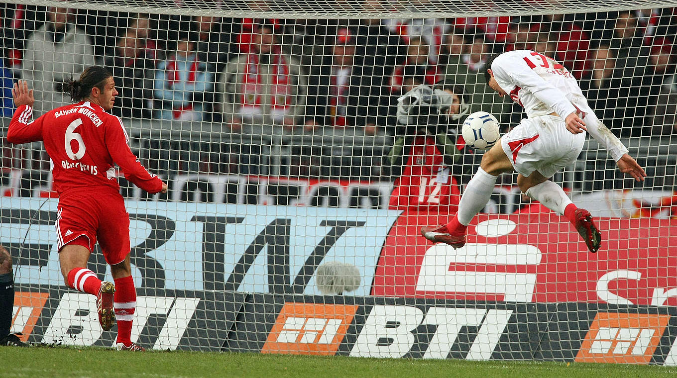 Schöne VfB-Erinnerung: Mario Gomez (r.) trifft beim letzten Sieg gegen die Bayern © Getty Images