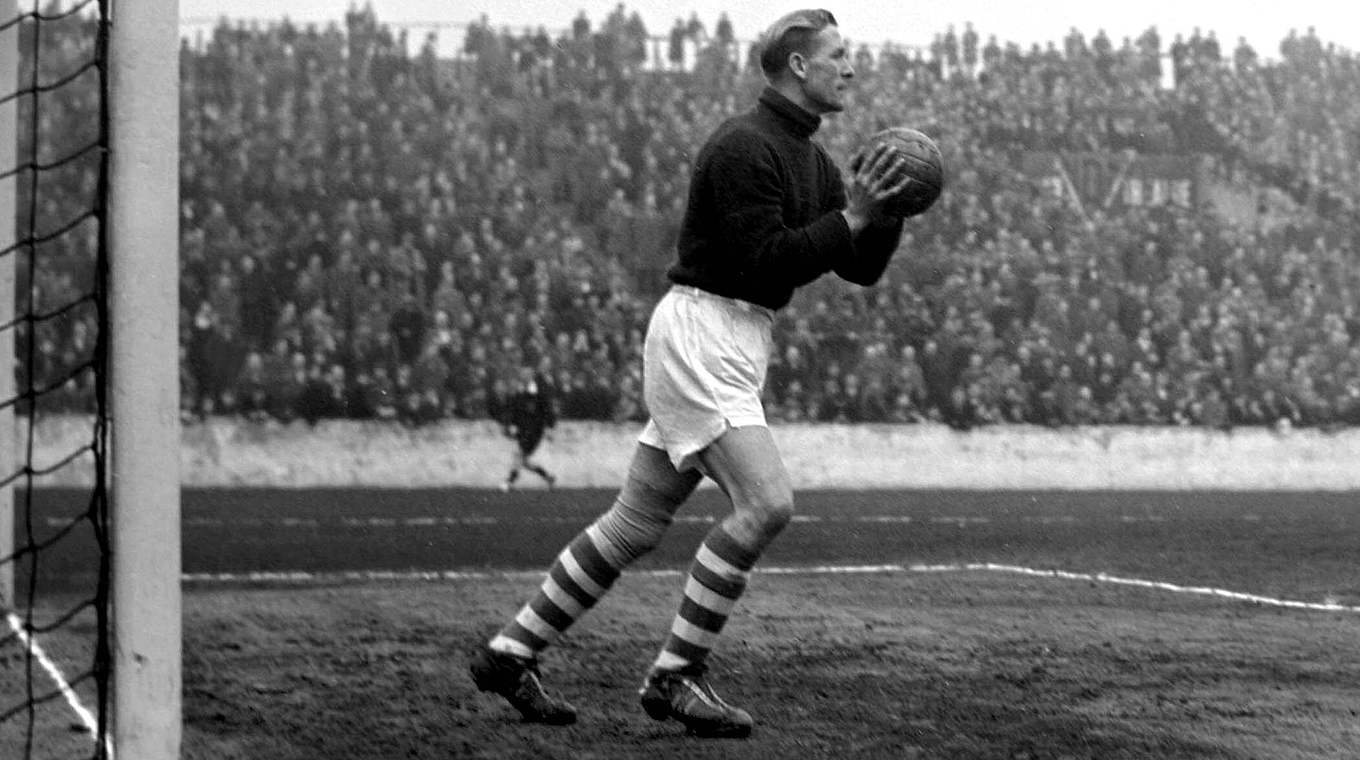 Wird 1956 in England zur Legende: Manchester Citys Torwart Bernd Trautmann © imago/Colorsport