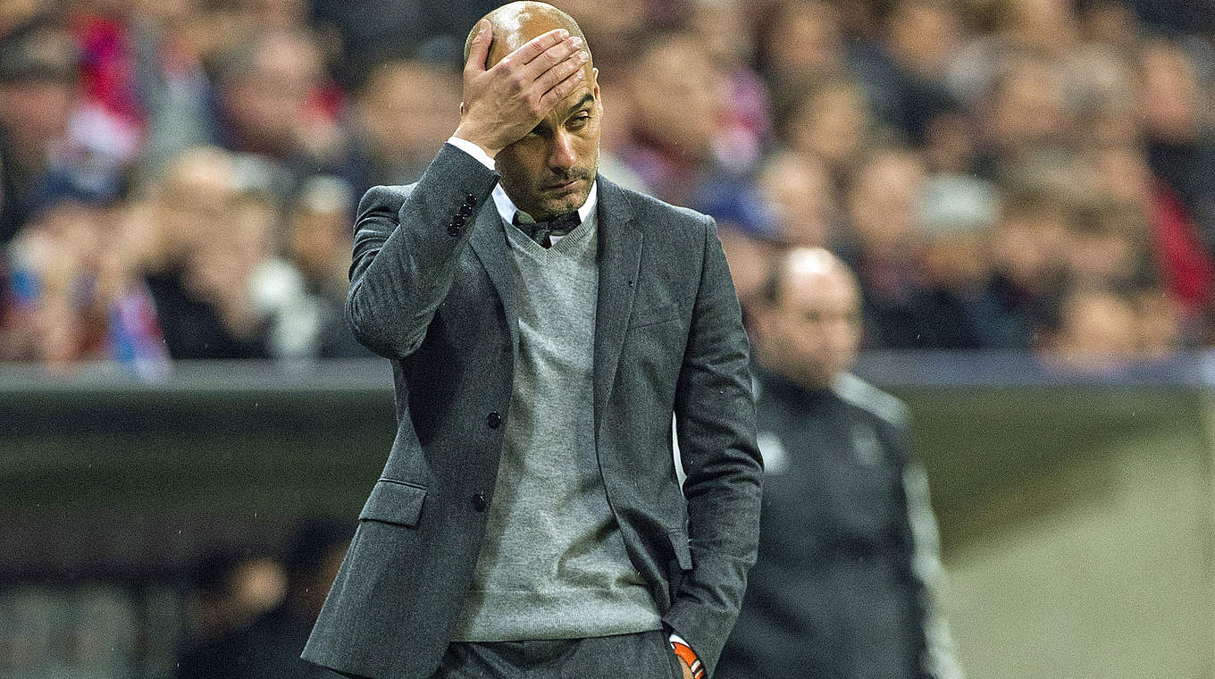 Ratlos: Bayerns Trainer Pep Guardiola © AFP/GettyImages
