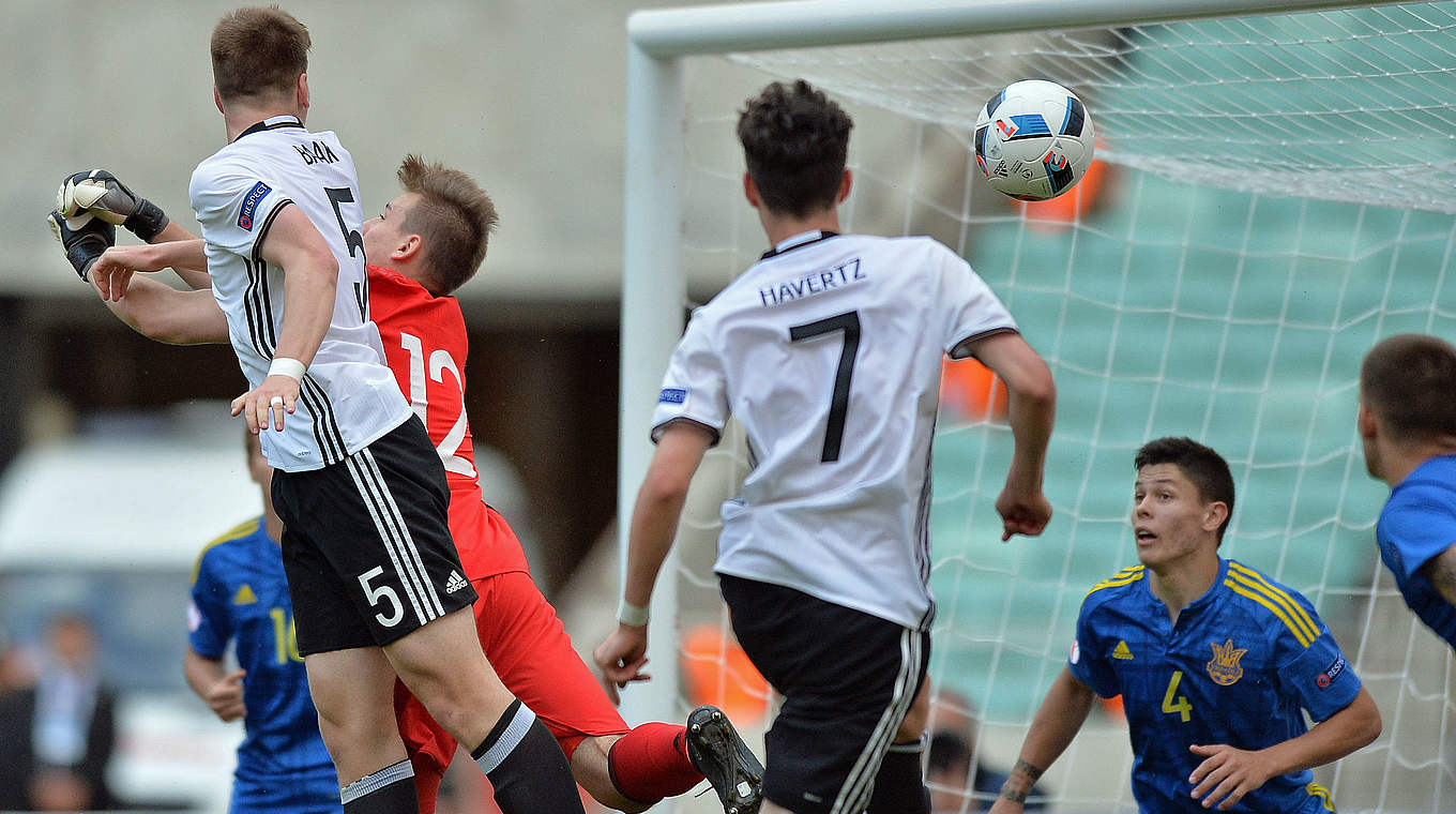 Remis zum EM-Auftakt: Die deutschen U 17-Junioren spielen gegen die Ukraine 2:2 © UEFA