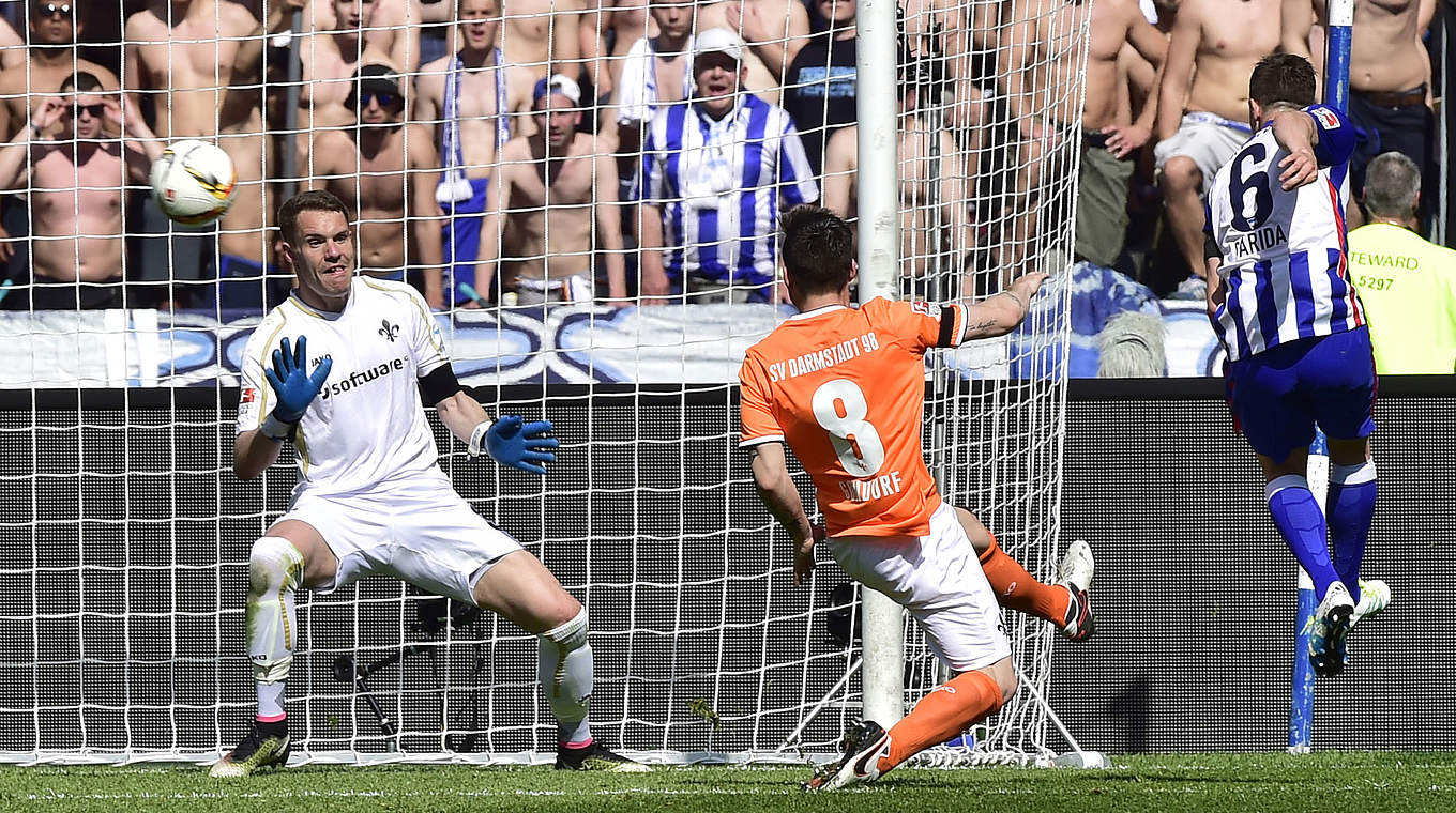 Darida scored in Hertha Berlin's defeat to Darmstadt. © JOHN MACDOUGALL/AFP/Getty Images