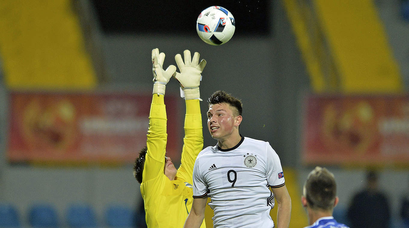 Noch einmal strecken für das Viertelfinale: Angreifer Renat Dadashov von RB Leipzig © UEFA