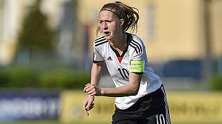 U17 captain Janina Minge leads her team to the semi-final © UEFA