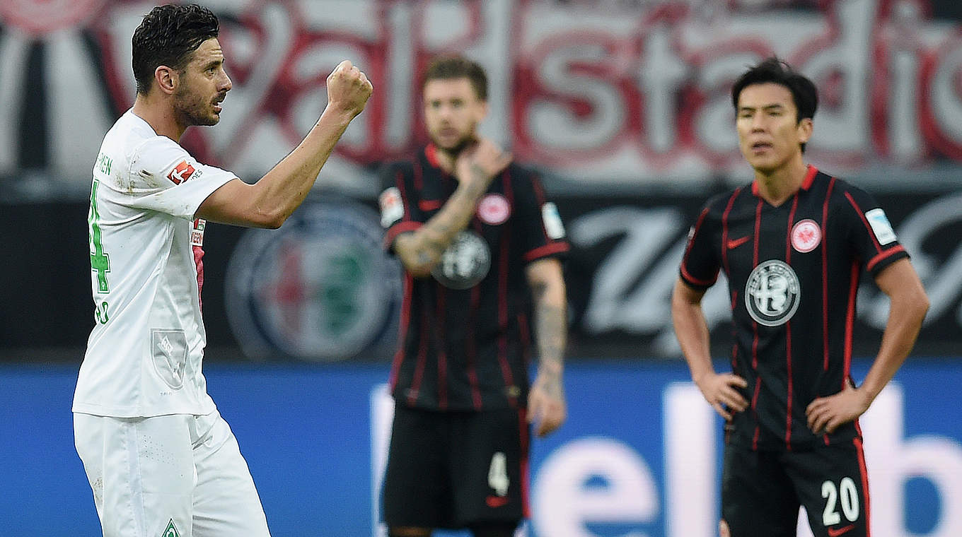 Erzielte im Hinspiel das einzige Tor für Werder: Claudio Pizarro (l.) © 2015 Getty Images