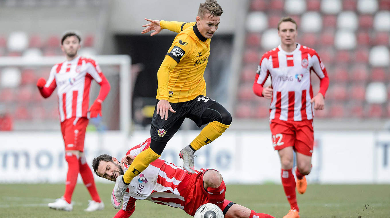 Verlässt Dynamo Dresden nach Saisonende in Richtung Holstein Kiel: Luca Dürholtz (o.) © imago/photoarena/Eisenhuth