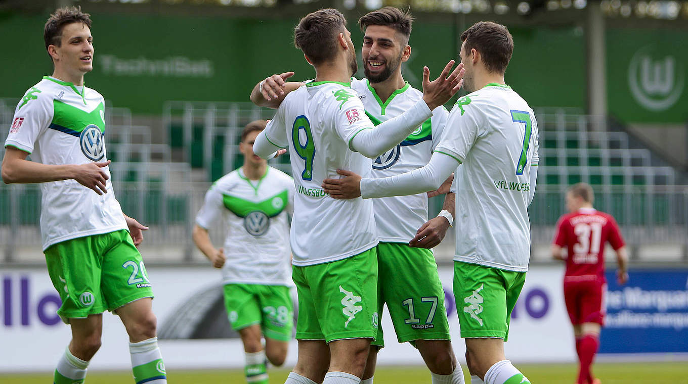 Mit dem zehnten Sieg in Folge in die Aufstiegsrelegation: Wolfsburg II © imago/foto2press