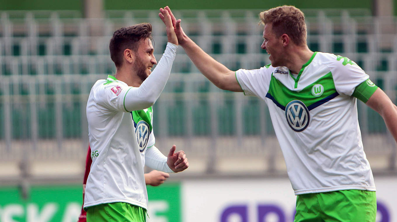 Trifft beim 3:0 in Cloppenburg ins Schwarze: Wolfsburgs Julian Klamt (r.) © imago/foto2press