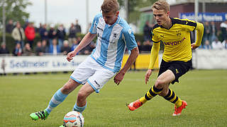 1860 München - Borussia Dortmund 0:2 (0:1): Münchens Stürmer Christoph Daferner (l.) und Amos Pieper
 © 2016 Getty Images