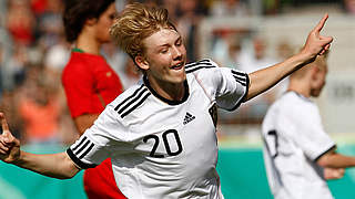 Julian Brandt durchläuft alle Jugend-Nationalmannschaften: Beim U 15-Testspiel am 7. Juni 2011 bejubelt der Flügelstürmer gegen Portugal sein Tor zum 3:1 © Getty/DFB