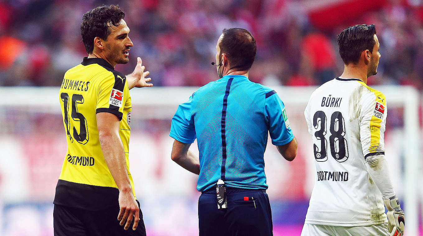 Marco Fritz took charge of the Bundesliga game between FCB and BVB in October 2015 © 