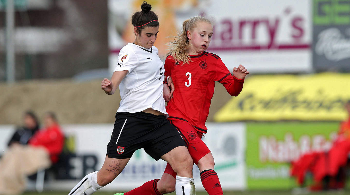 Kämpft mit Potsdam um die Staffelmeisterschaft: U 17-Nationalspielerin Caroline Siems (r.) © imago/GEPA pictures