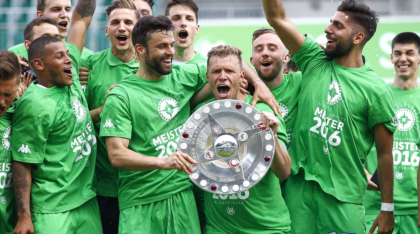 Feiert eine gelungene Generalprobe und natürlich seinen Titel: Meister VfL Wolfsburg II © 2016 Getty Images
