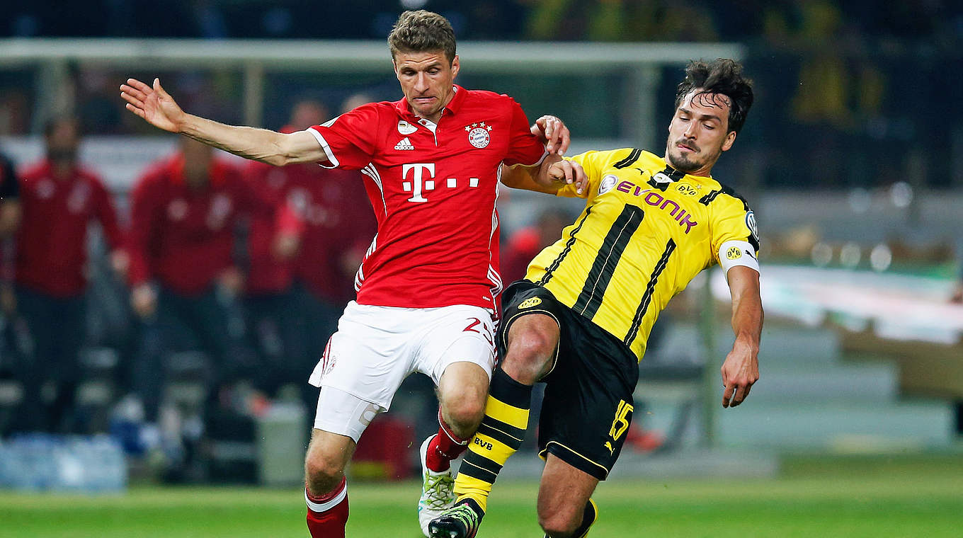 Müller (l.) gegen BVB-Kapitän Hummels: "Es macht Spaß, gegen die Besten zu spielen" © 2016 Getty Images