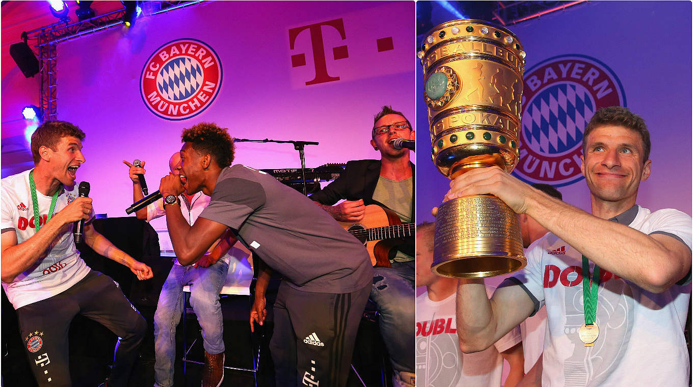 Feierbiester bei der Pokalparty der  Bayern: Müller im Duett mit Alaba und mit dem Pott © imago/DFB