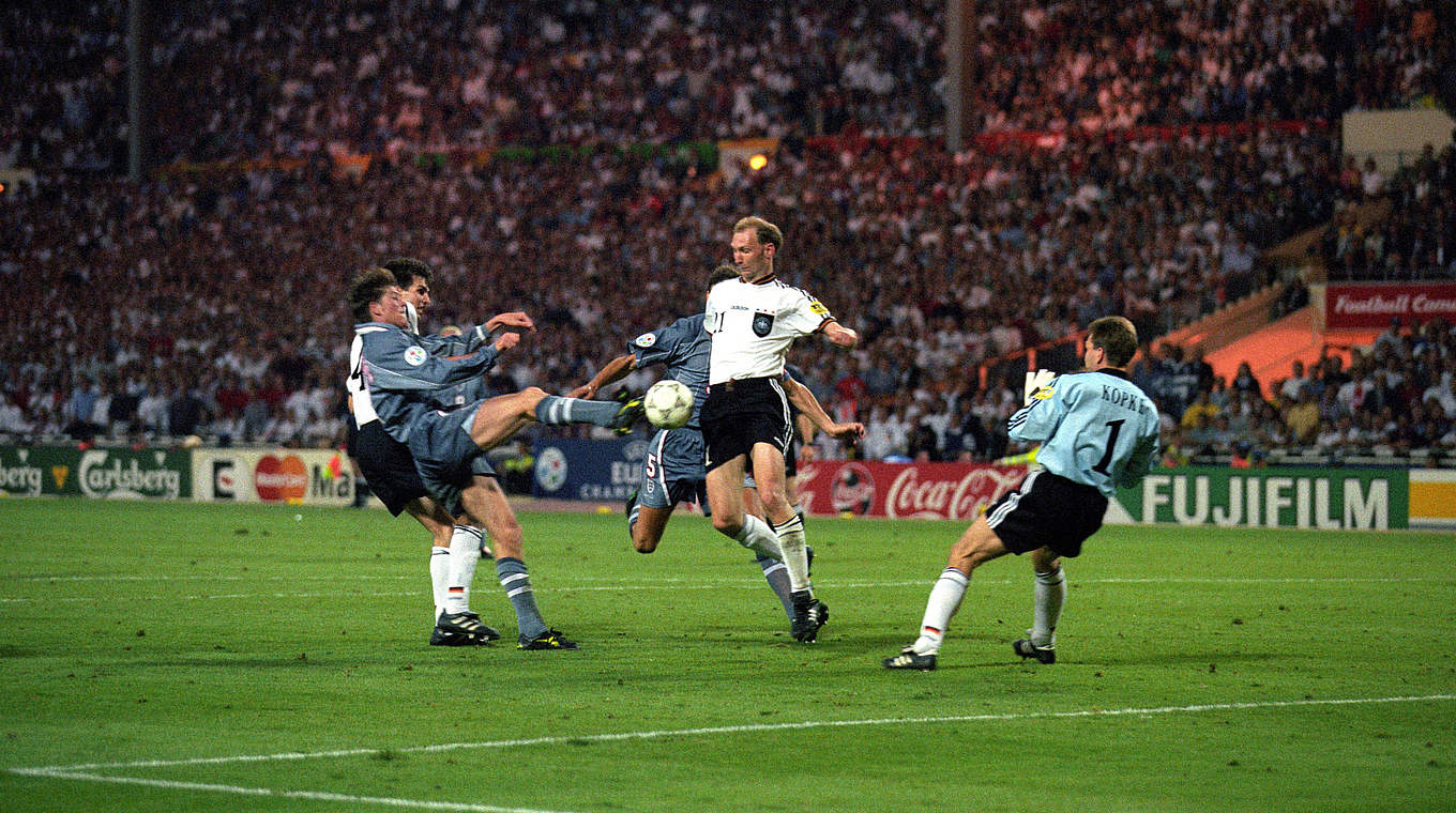 Eilts (M.) im Halbfinale 1996 gegen England: "Für mich das größte Spiel meiner Karriere" © imago