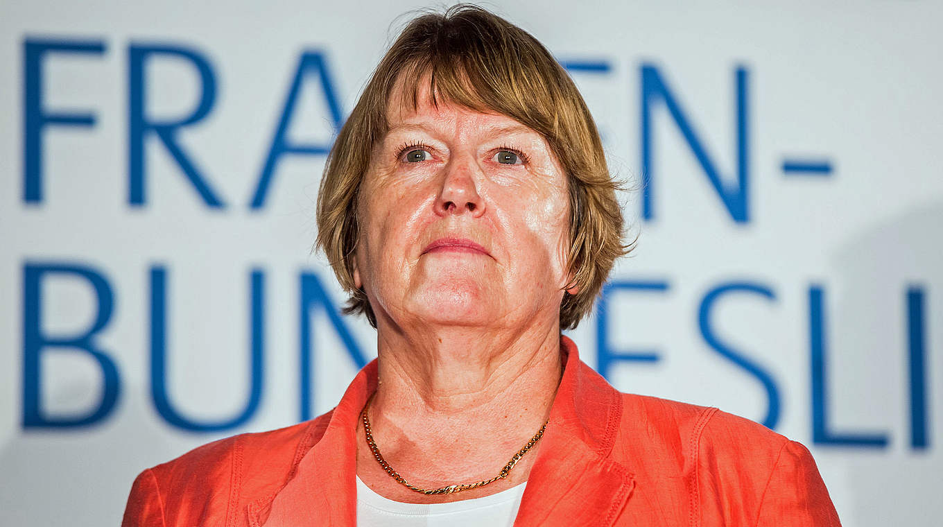 Auch sie unterstützt den VfL vor Ort: DFB-Vizepräsidentin Hannelore Ratzeburg  © 2015 Getty Images