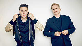 Zwei Musikgenerationen, ein Team: Felix Jaehn und Herbert Grönemeyer (v.l.) © Jens Koch