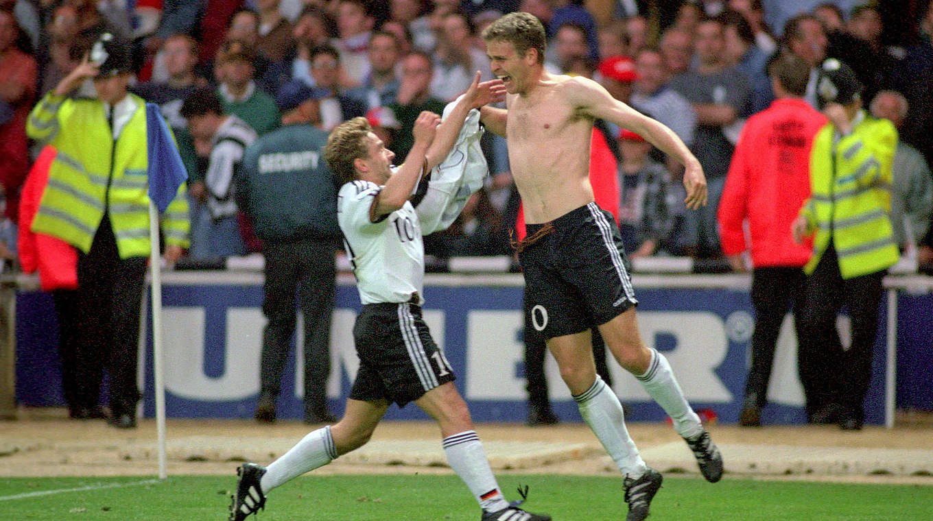 Europameister 1996: Thomas Häßler und Golden-Goal-Schütze Oliver Bierhoff © 
