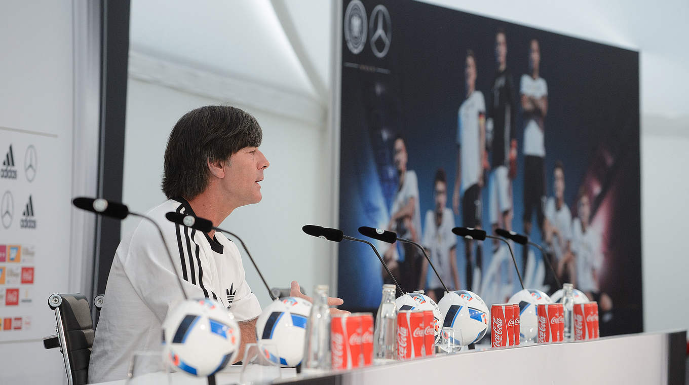 Löw: "I plan on making full use of my substitutes" © GES/Markus Gilliar