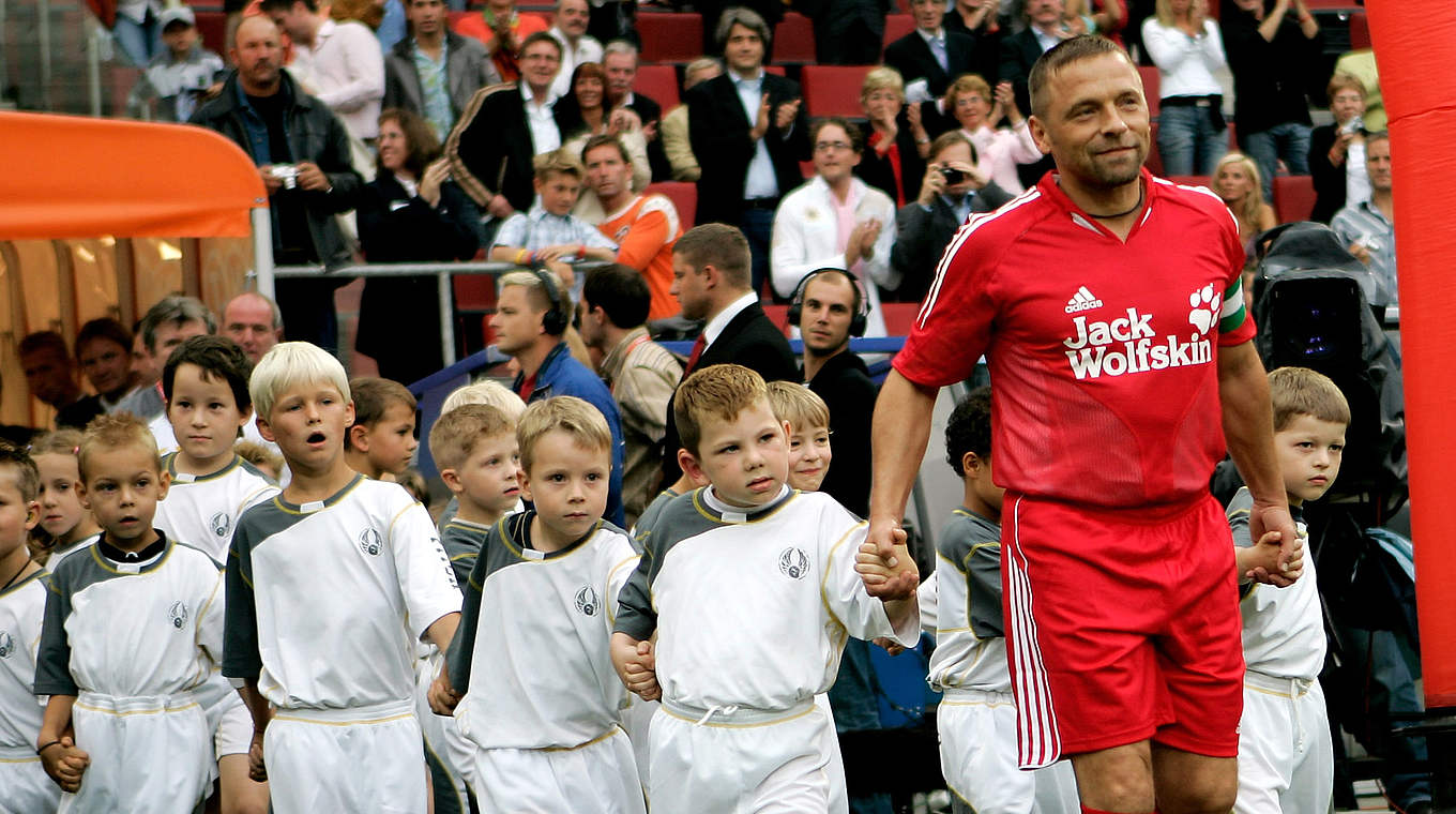 2005, ein Jahr nach seinem Karriereende als Profi, bekommt "Icke" beim 1. FC Köln sein offizielles Abschiedsspiel.  © 2005 Getty Images