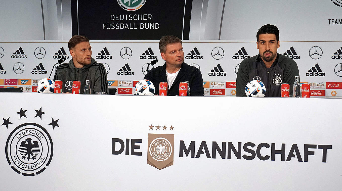 World Champions Sami Khedira and Benedikt Höwedes spoke to the press.  © AFP/Getty Images