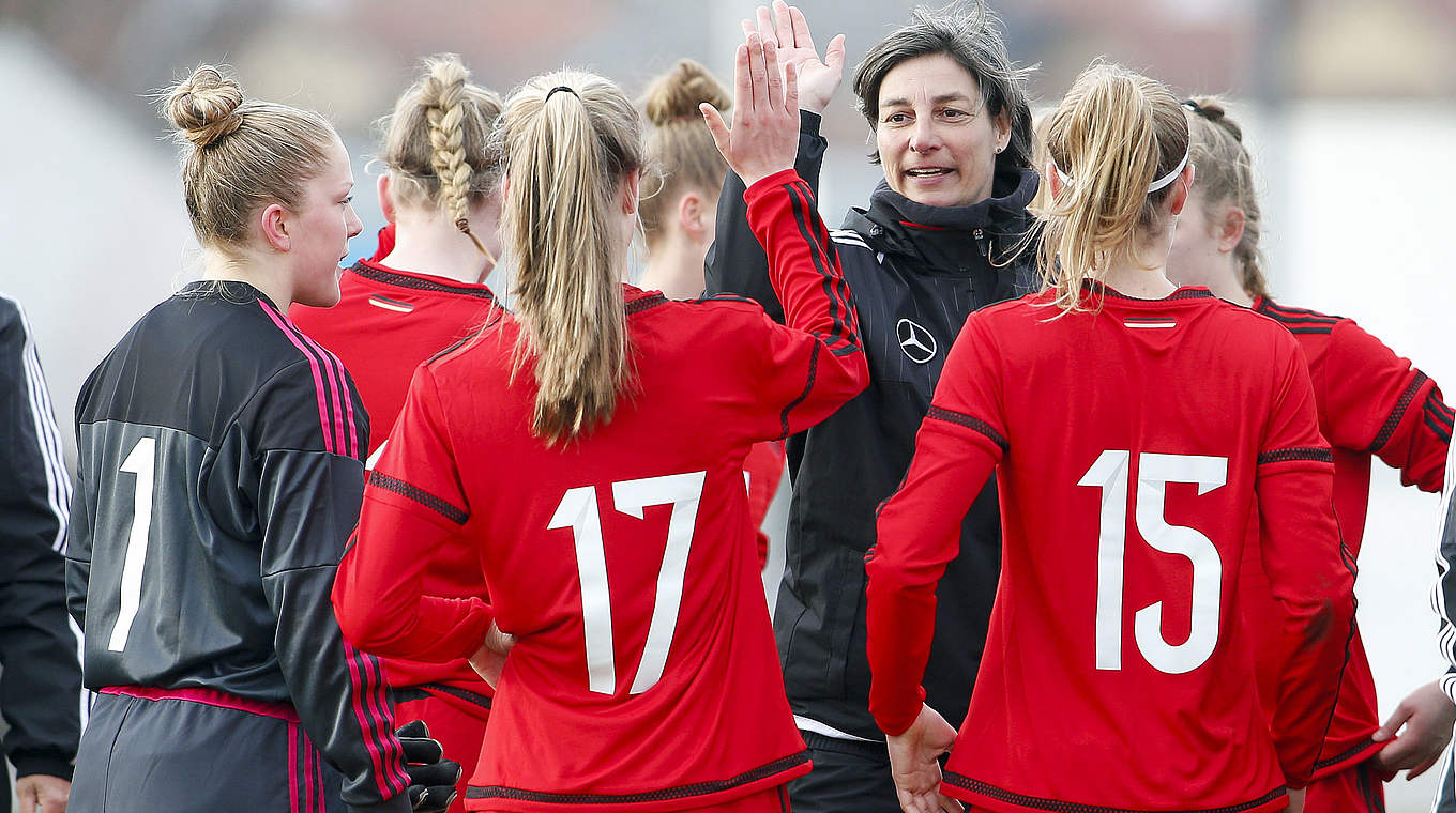 "Zufrieden" mit dem Spiel ihrer Mannschaft: DFB-Trainerin Anouschka Bernhard © Getty Images