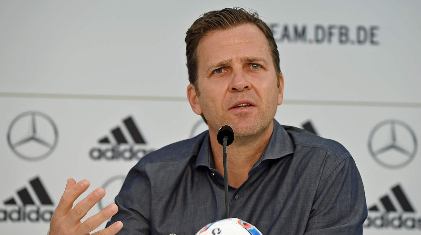 Teammanager Oliver Bierhoff: "Man merkt, wie diese Mannschaft zusammenwächst" © GES/Markus Gilliar