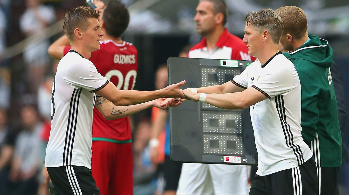 Comeback nach knapp drei Monaten: Bastian Schweinsteiger (2.v.r.) © 2016 Getty Images