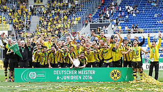 TSG Hoffenheim - Borussia Dortmund 3:5 (1:1): Die A-Junioren des BVB gewinnen die Meisterschaft in einem spannenden Endspiel in Sinsheim. © 2016 Getty Images