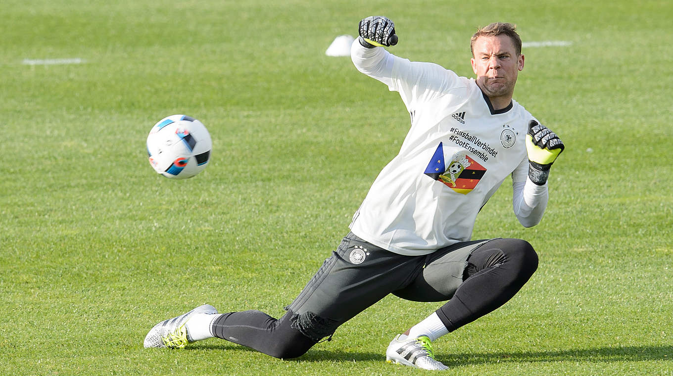 Weltmeister Manuel Neuer vor der EM 2016 in Frankreich: "Ich bin nicht unverwundbar" © GES-Sportfoto