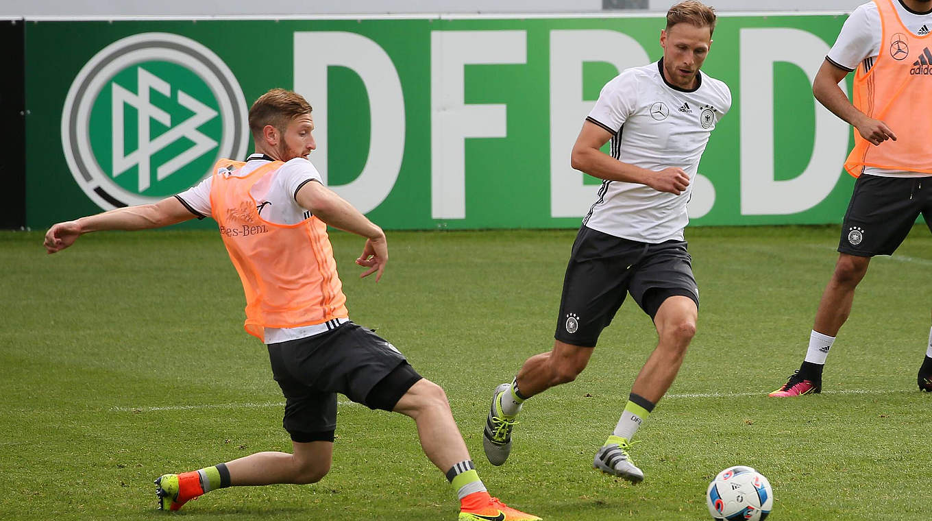 Löw: "Mustafi has some experience, Höwedes played with Boateng for the U21s" © imago/Schüler