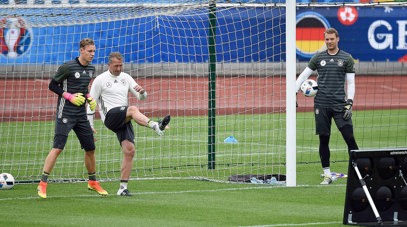 Neuer: "Wir nutzen die Trainingseinheiten, um Standards einzustudieren - mit allen" © GES/Marvin Guengoer