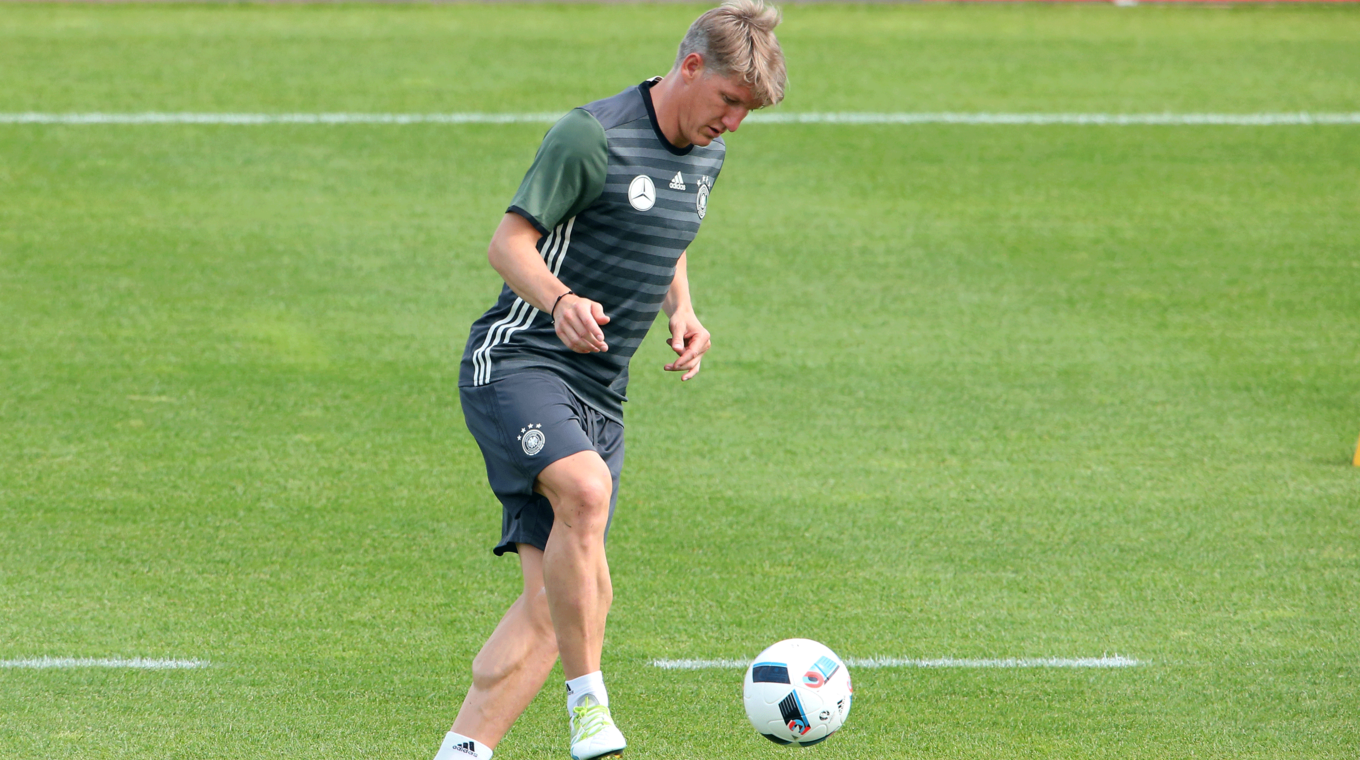 Schweinsteiger could go level on appearances with record holder Lahm © 