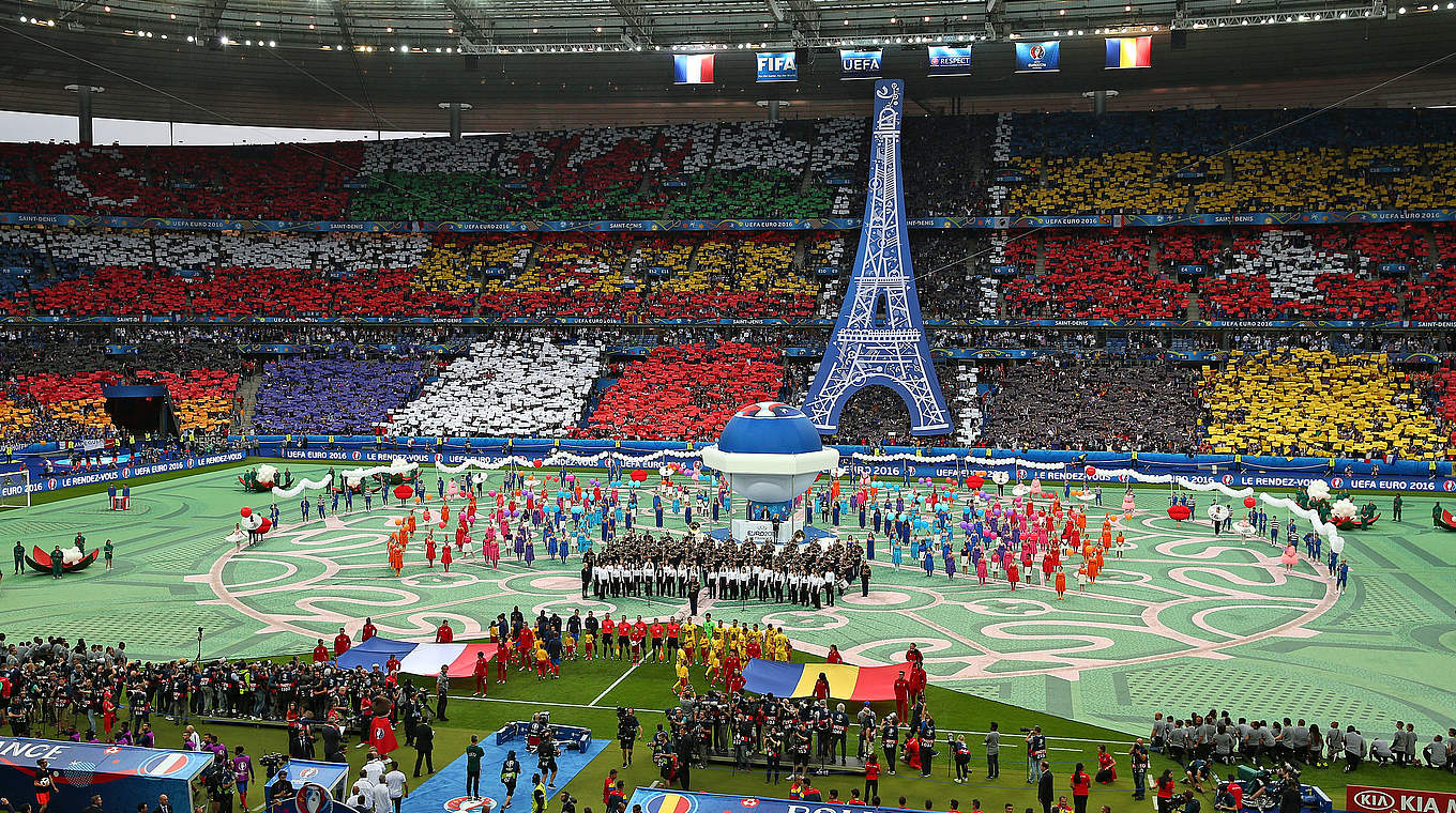 Prall gefüllt: das Stade de France bei der Eröffnungsfeier der EURO 2016 © 2016 Getty Images