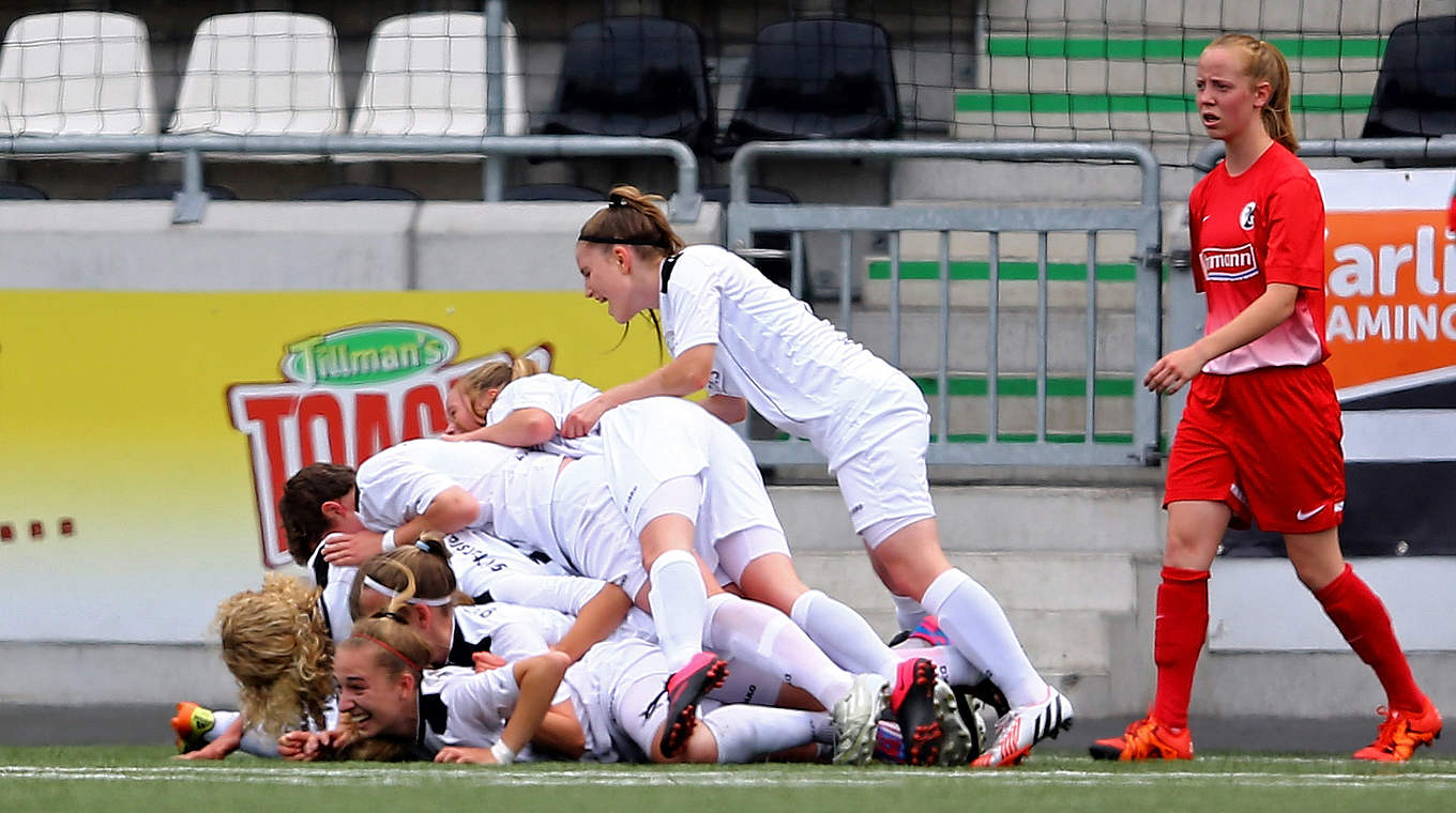 Freude bei Gütersloh, Enttäuschung bei Freiburg: FSV im Endspiel © 2016 Getty Images